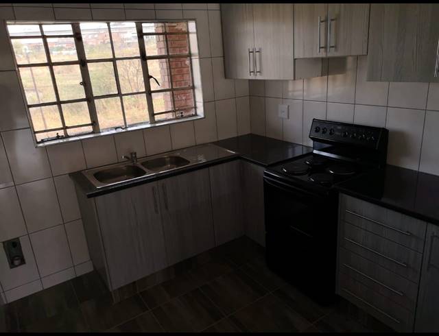 2 BEDROOM APARTMENT TO LET IN PRESTBURY